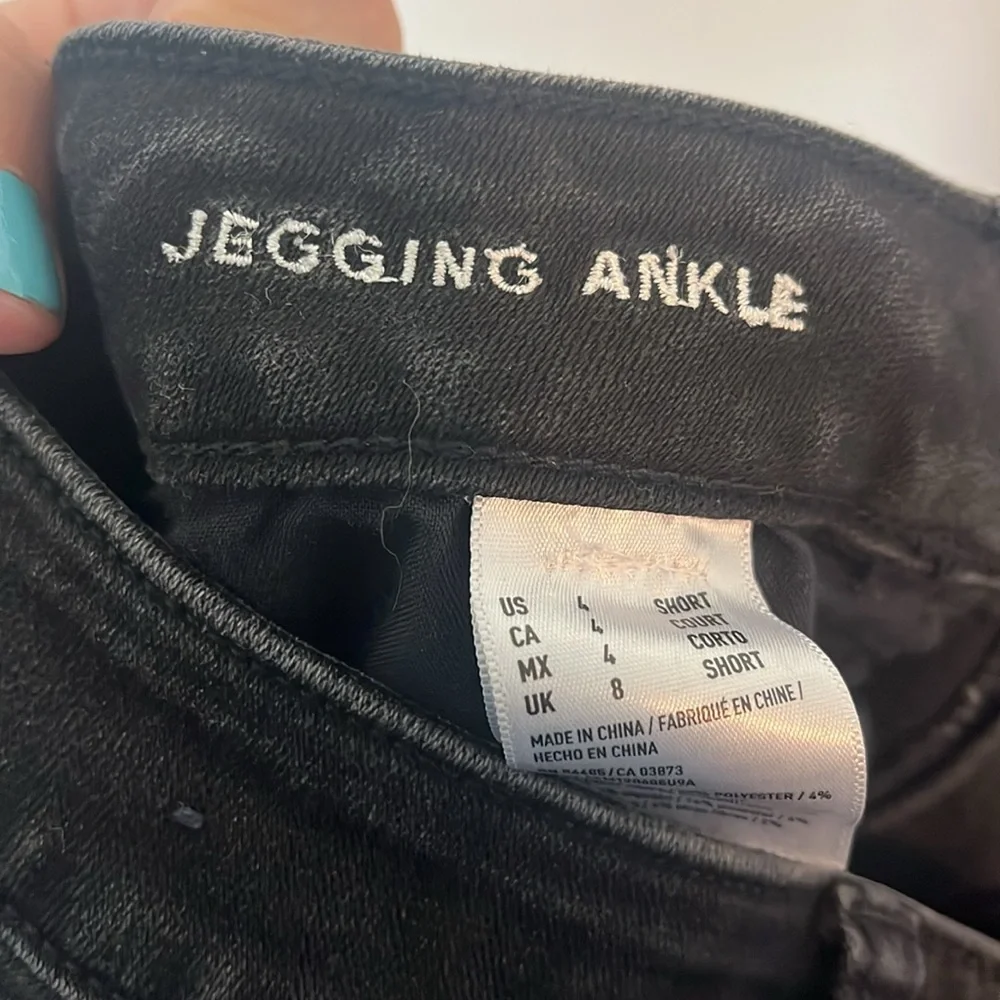 AMERICAN EAGLE Black Distressed Jegging Skinny Ankle Jeans Short Fit - Picture 5 of 5